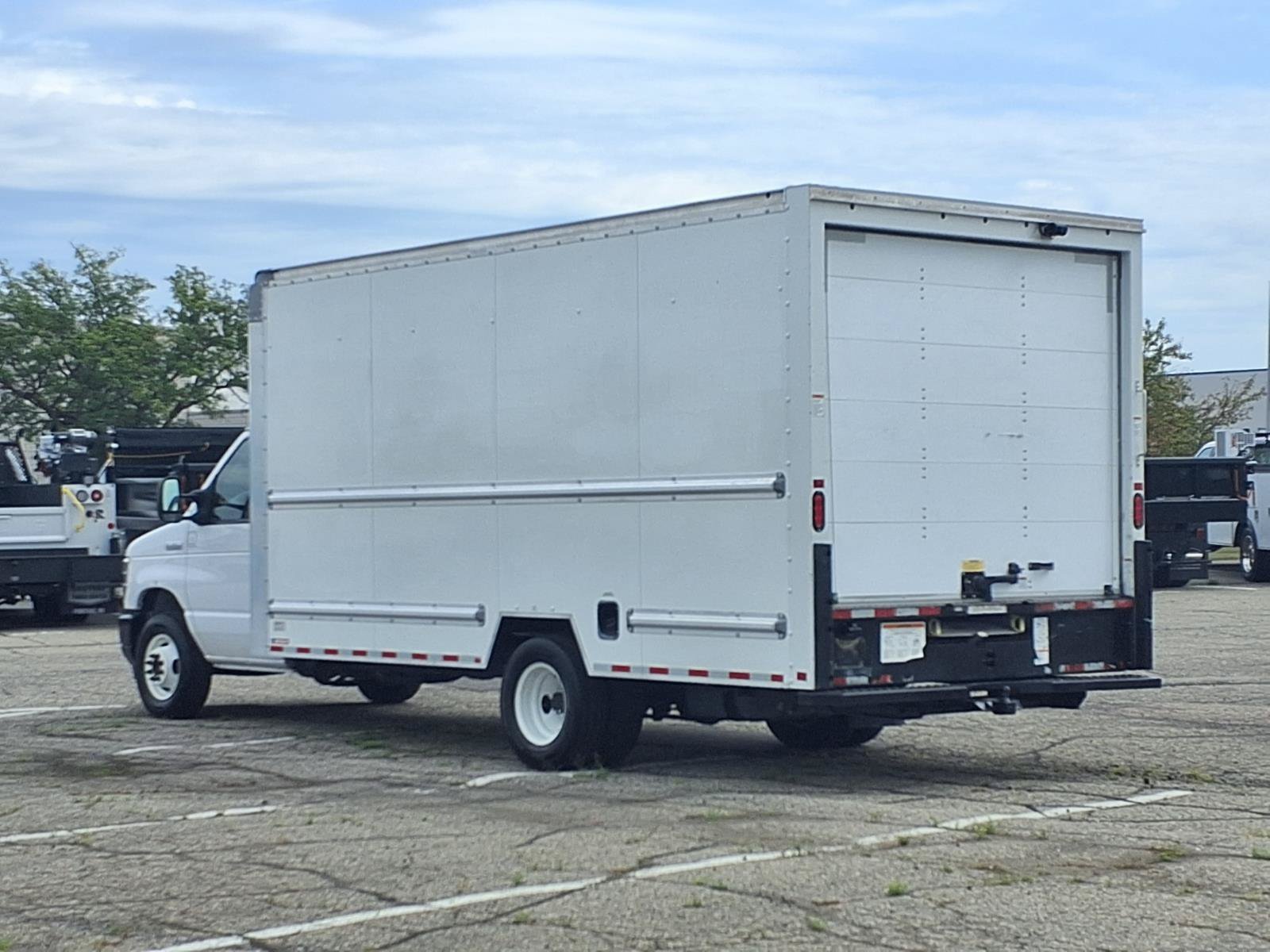 Certified Used 2022 Oxford White Ford Base image 2