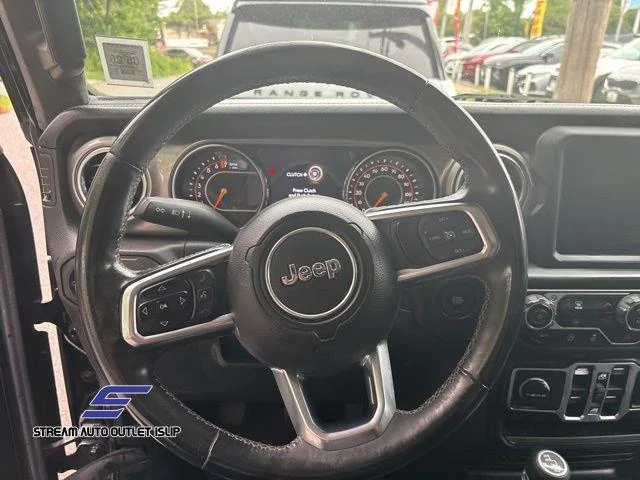 Used 2018 Black Jeep Unlimited Sahara image 29