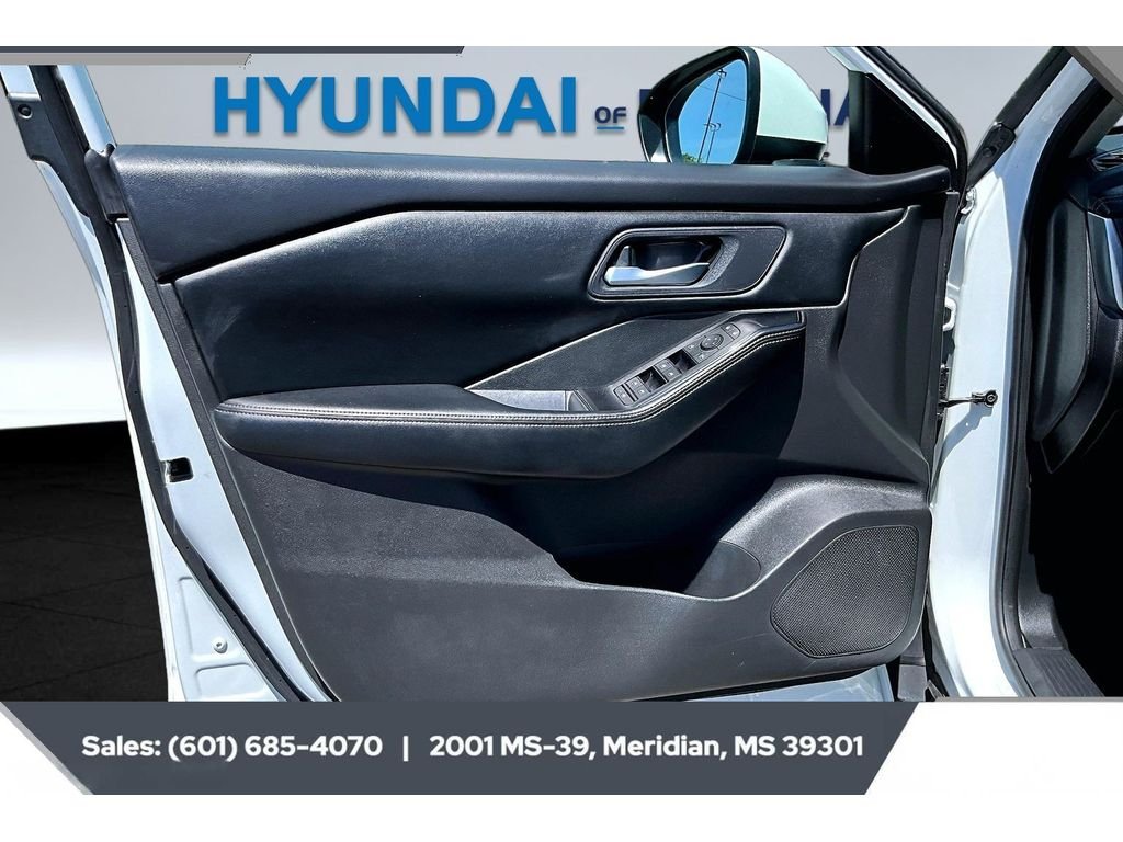 2024 Nissan Rogue SV - Photo 17