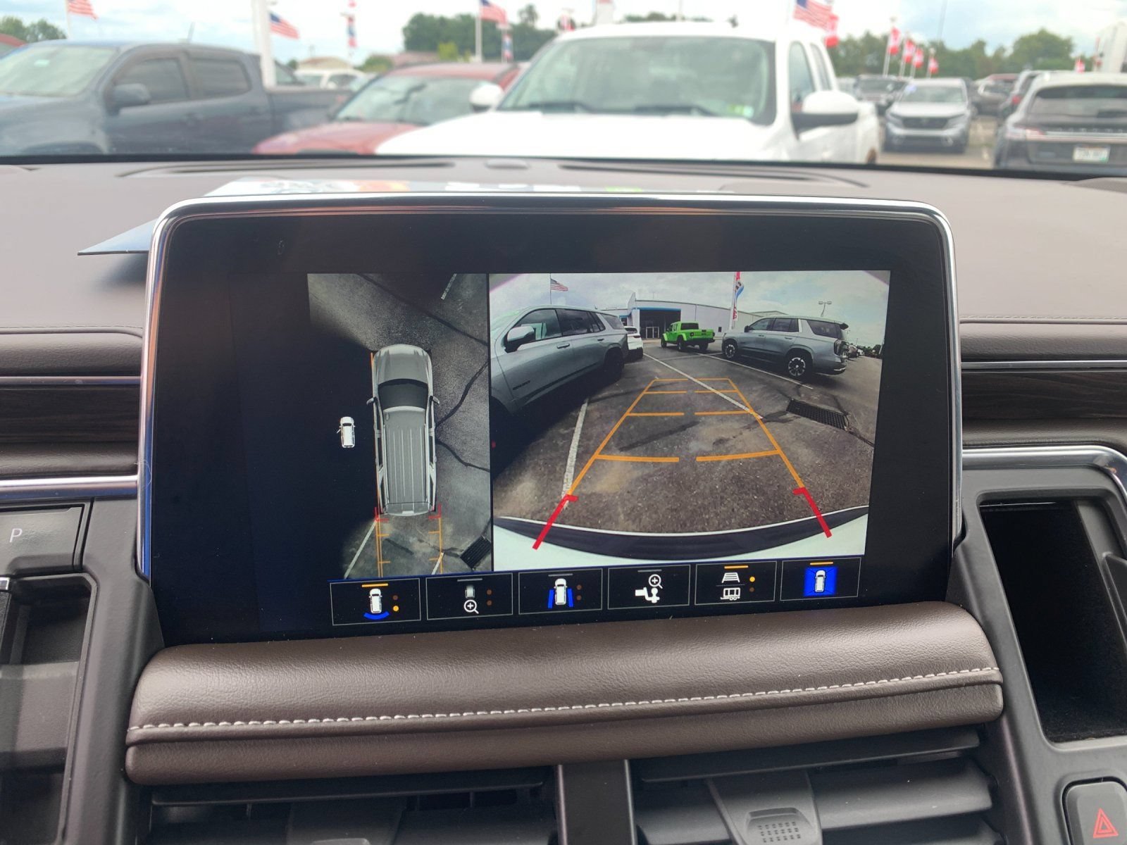 Used 2023 Summit White Chevrolet Z71 image 21