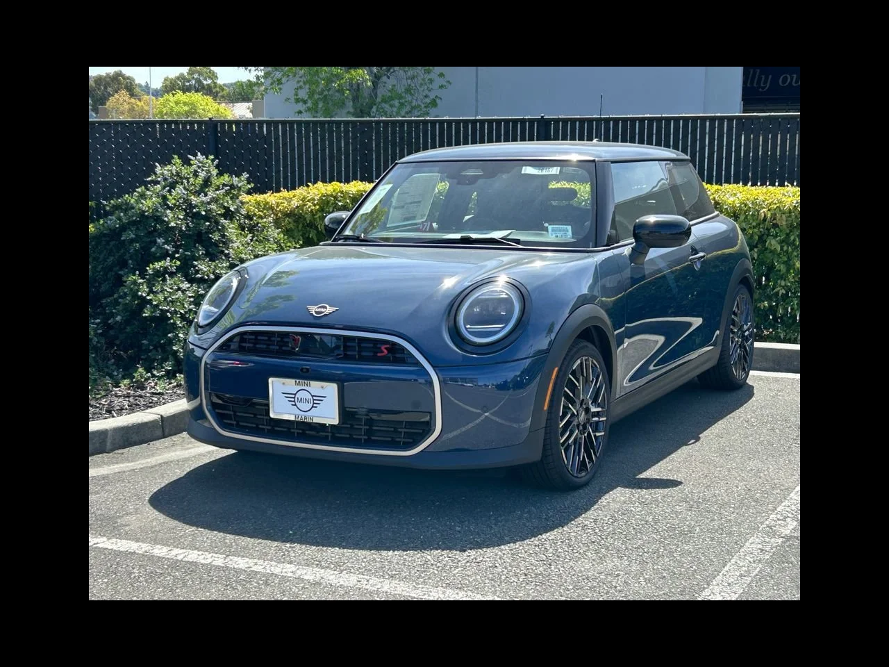New 2026 Indigo Sunset Blue Metallic MINI Iconic image 1