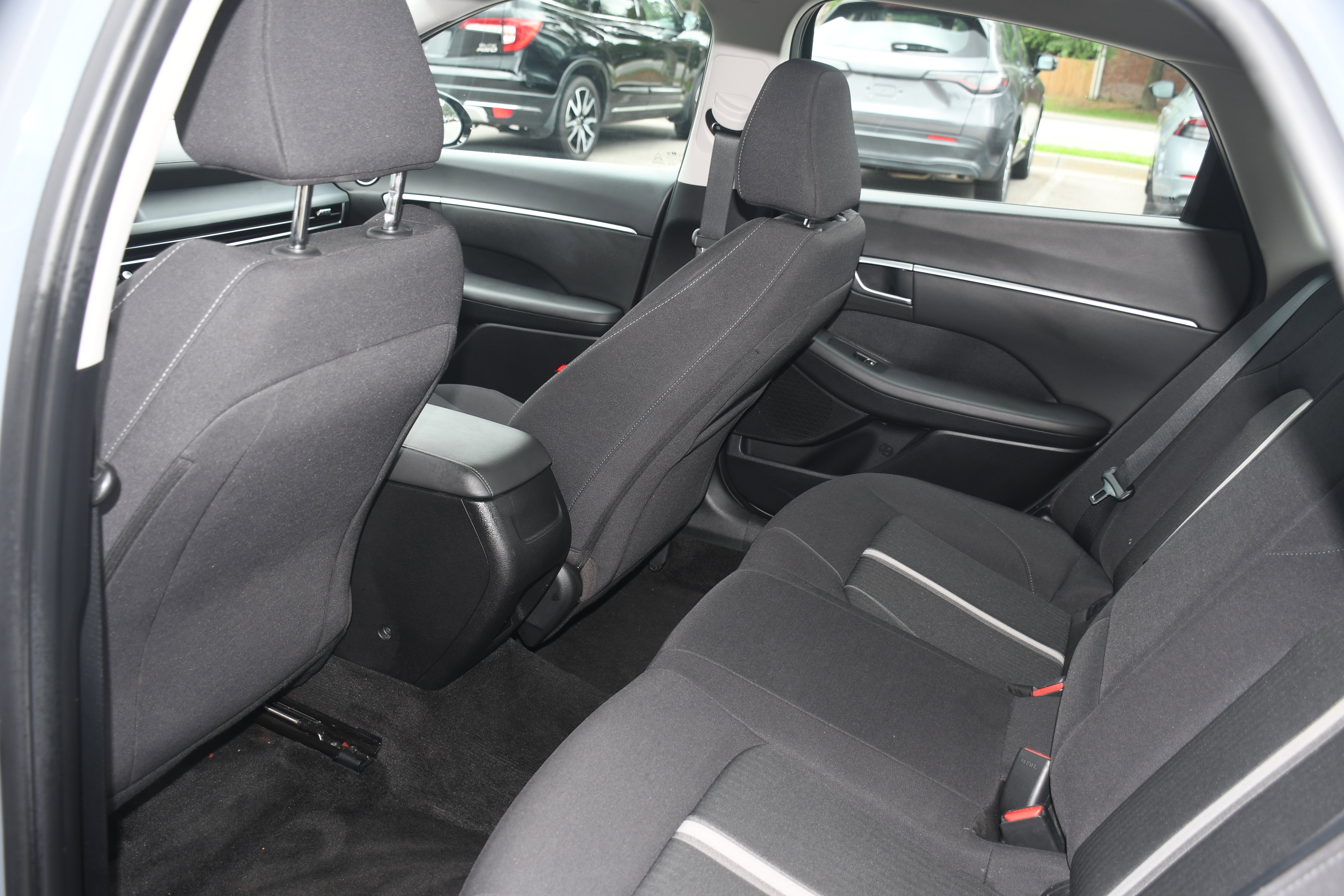 Used 2025 Blue Hyundai SEL image 15