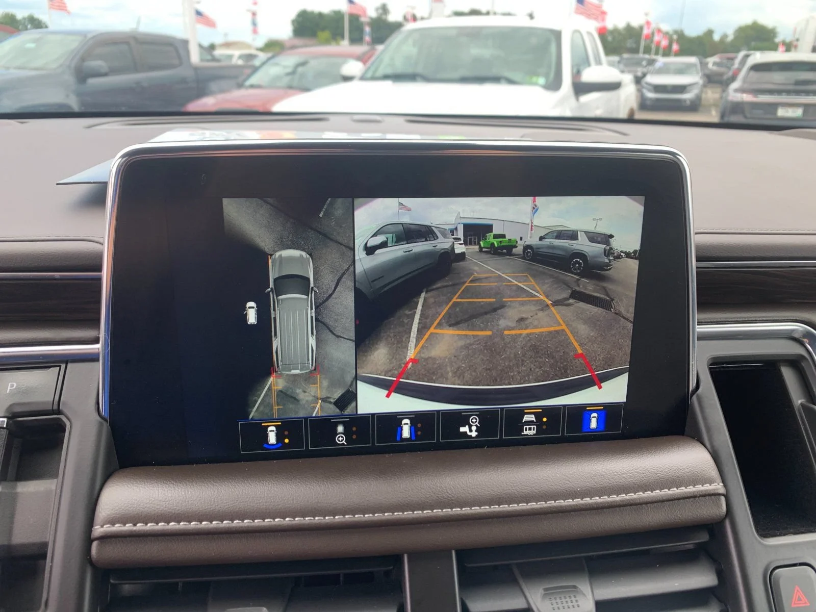 Used 2023 Summit White Chevrolet Z71 image 21