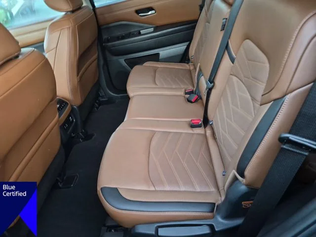 Used 2025 Black Nissan Platinum image 31