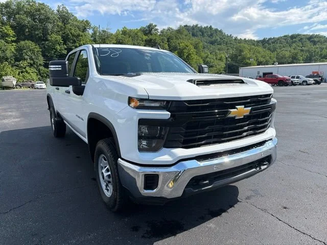 New 2026 Summit White Chevrolet WT image 2