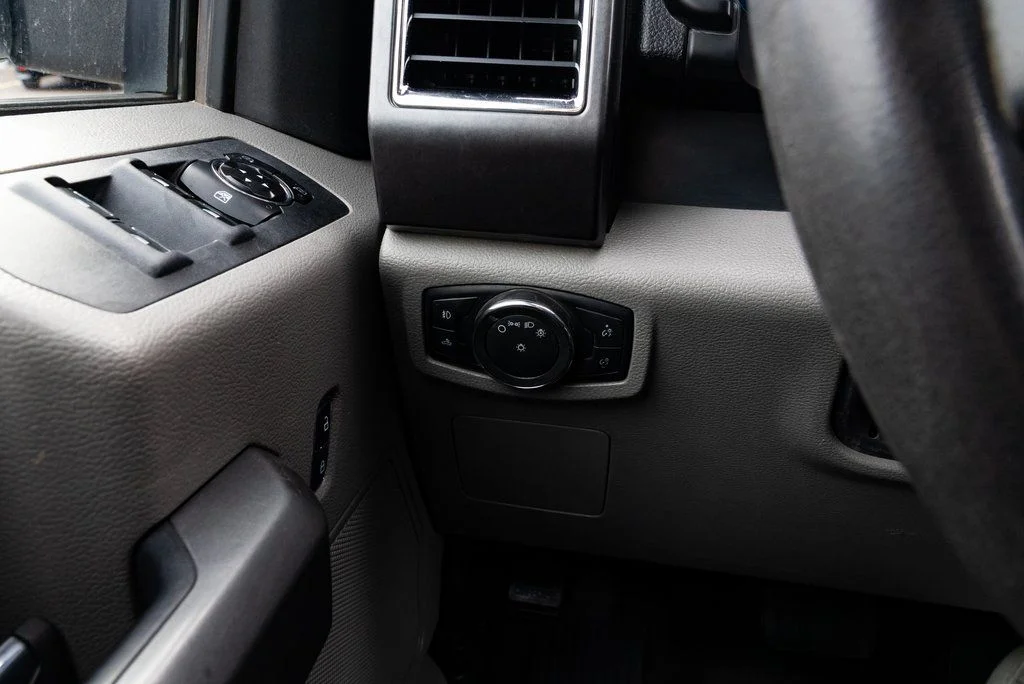 Used 2016 White Ford XLT image 13