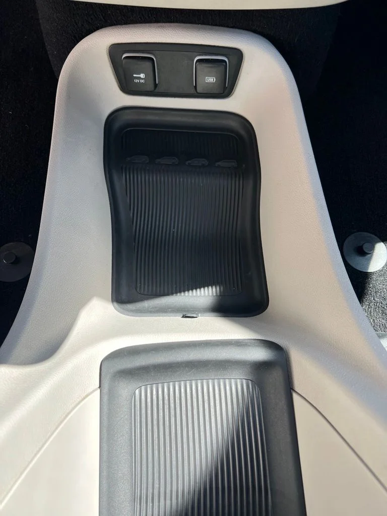 Used 2018 Billet Silver Metallic Clearcoat Chrysler Touring L image 17
