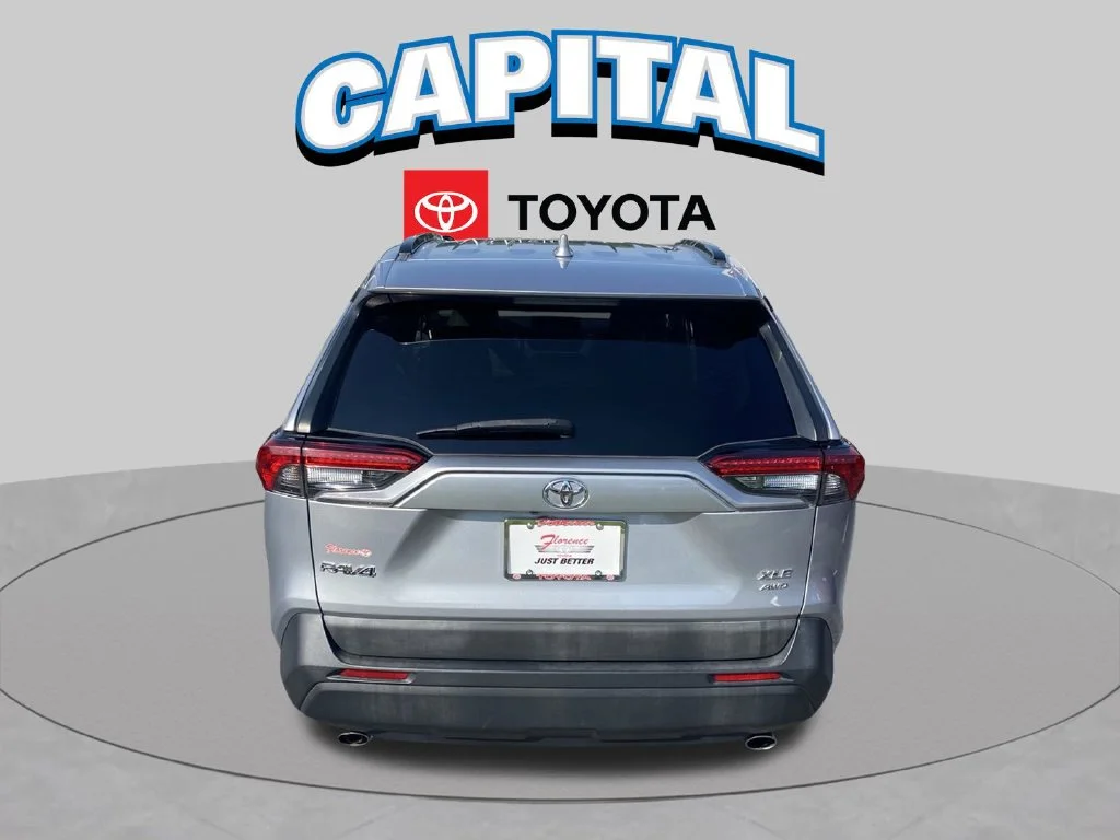 Used 2020 Silver Toyota XLE Premium image 12