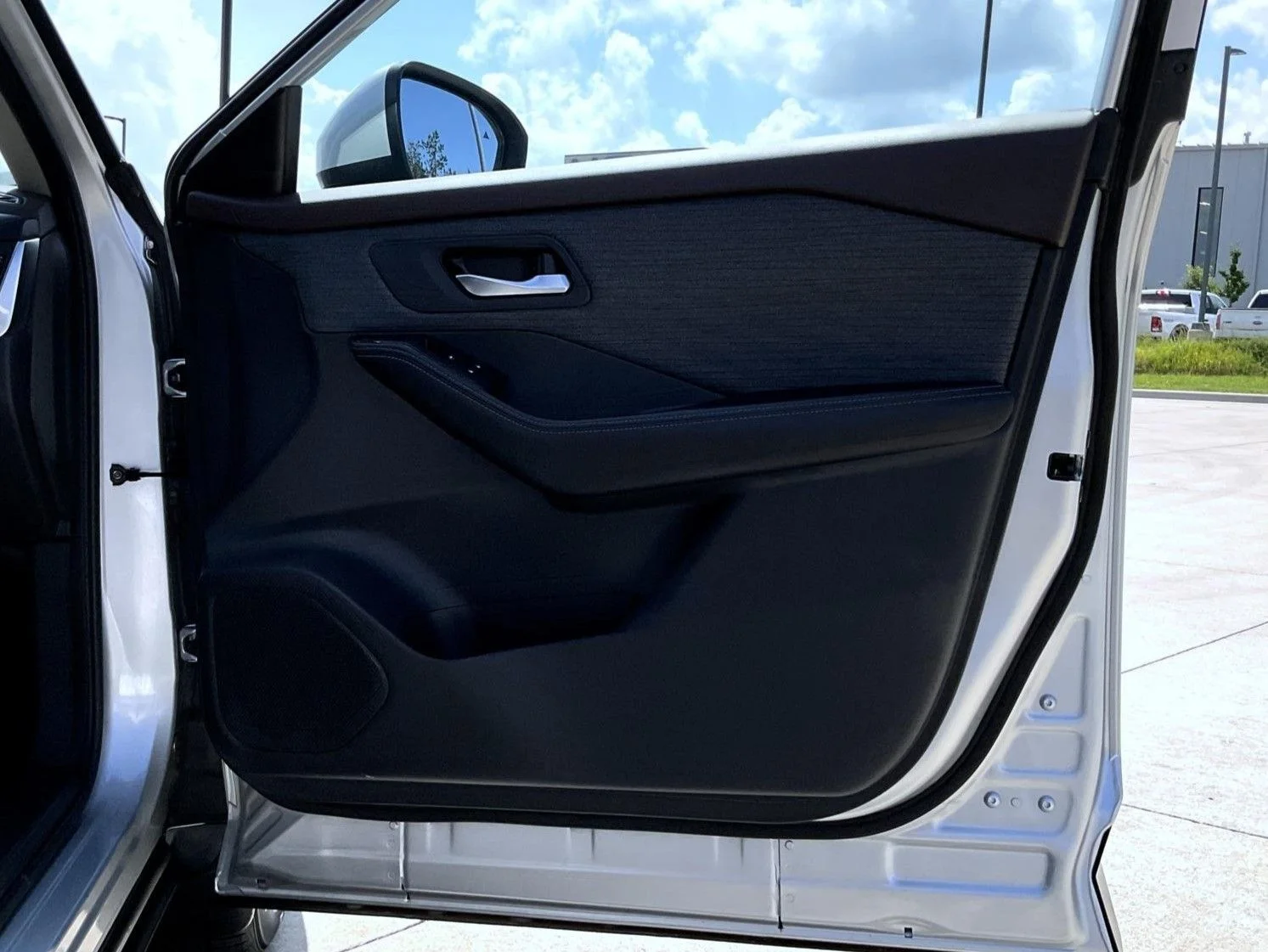 Used 2023 Silver Nissan SV image 17