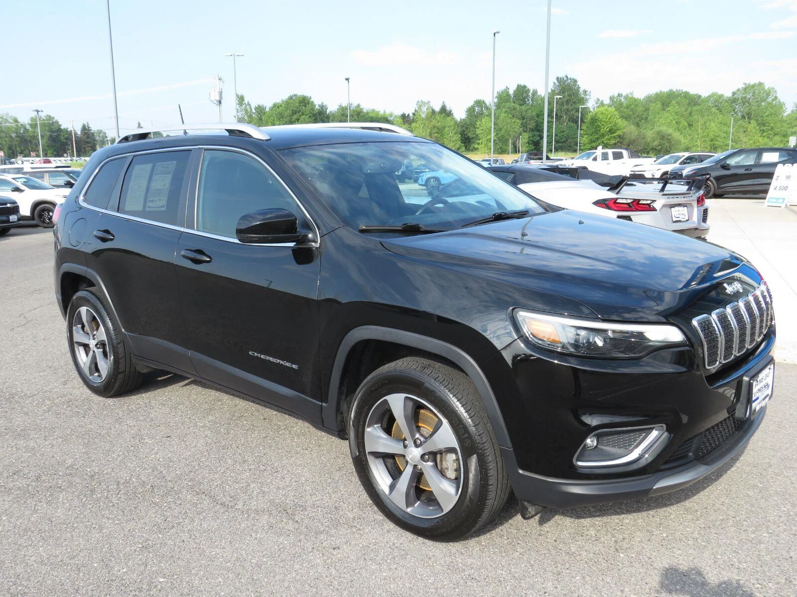Used 2019 Diamond Black Cry Jeep Limited image 5
