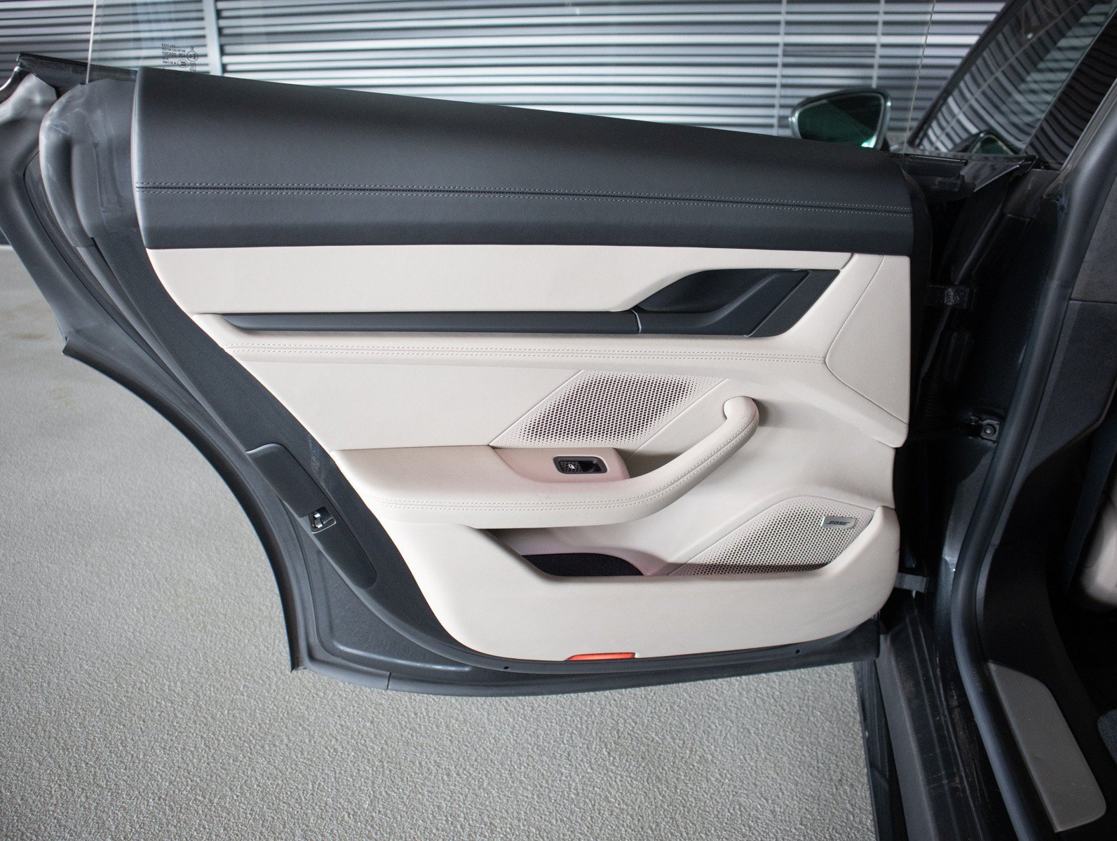 Used 2021 Volcano Grey Metallic Porsche Turbo image 25