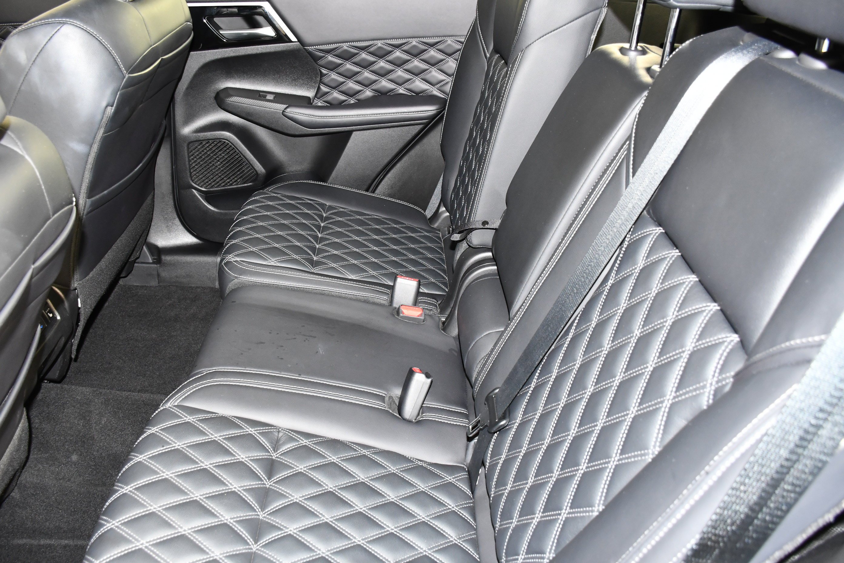 2024 Mitsubishi Outlander SEL - Photo 47