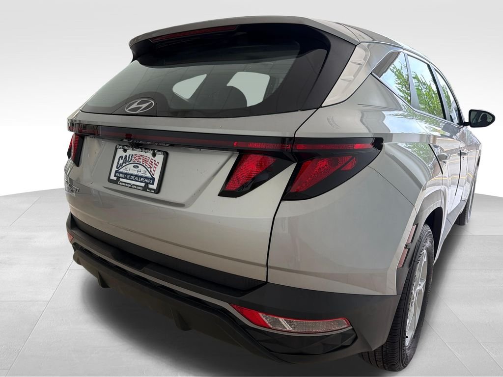 Used 2024 Shimmering Silver Hyundai SE image 31