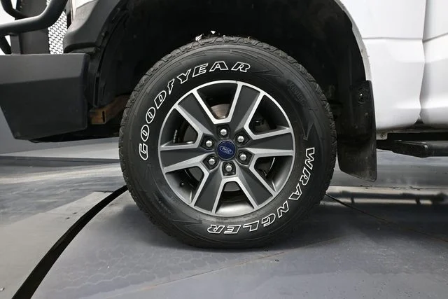 Used 2016 White Ford XL image 12