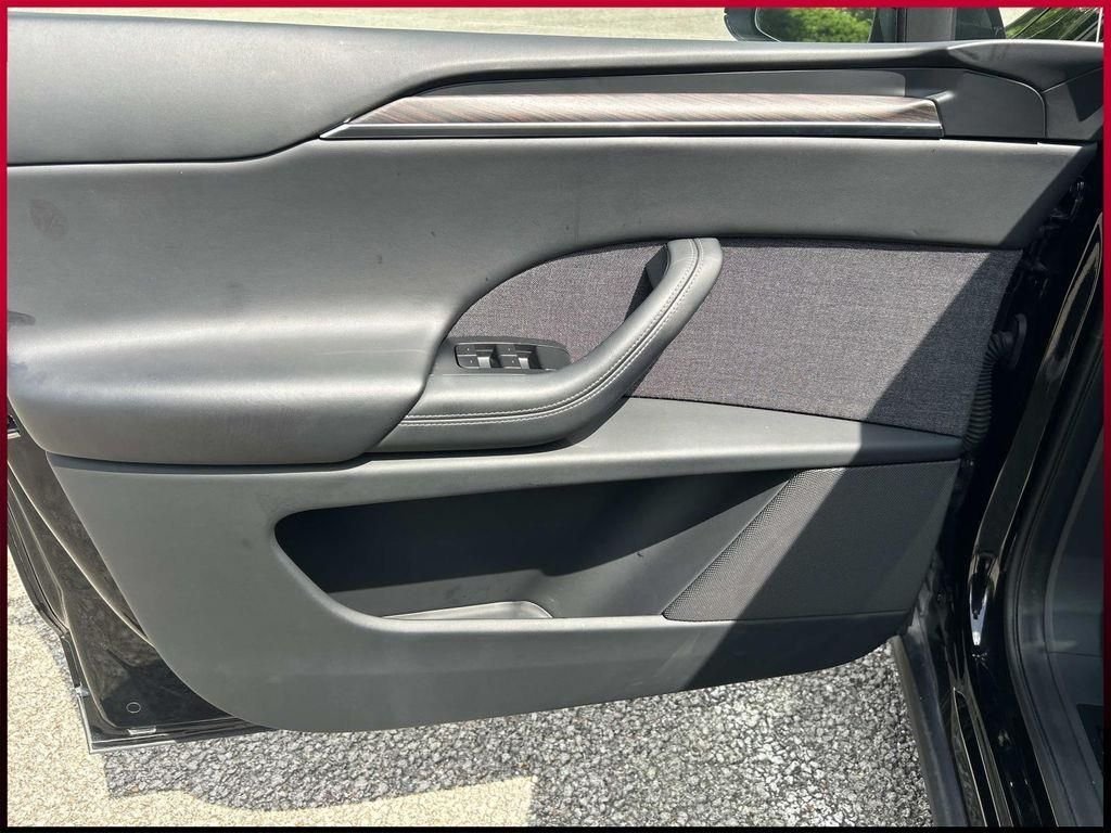 Used 2024  Tesla Base image 20