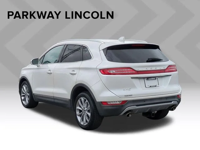 Used 2019 White Lincoln Select image 3