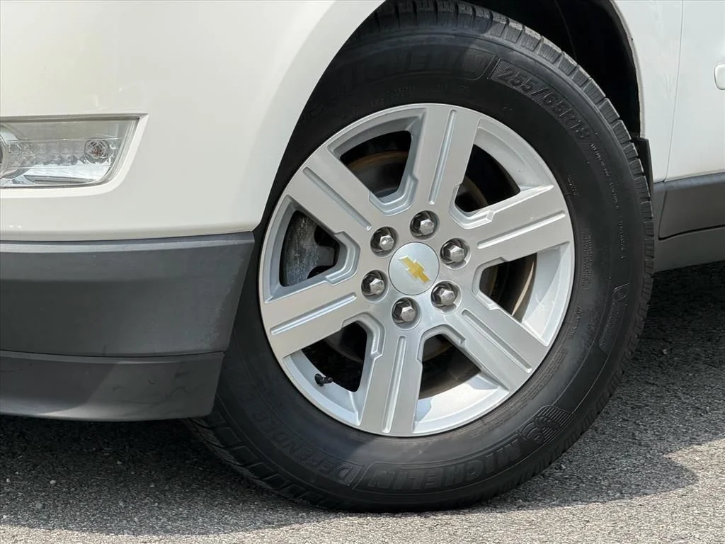 Used 2011 White Chevrolet LT image 24