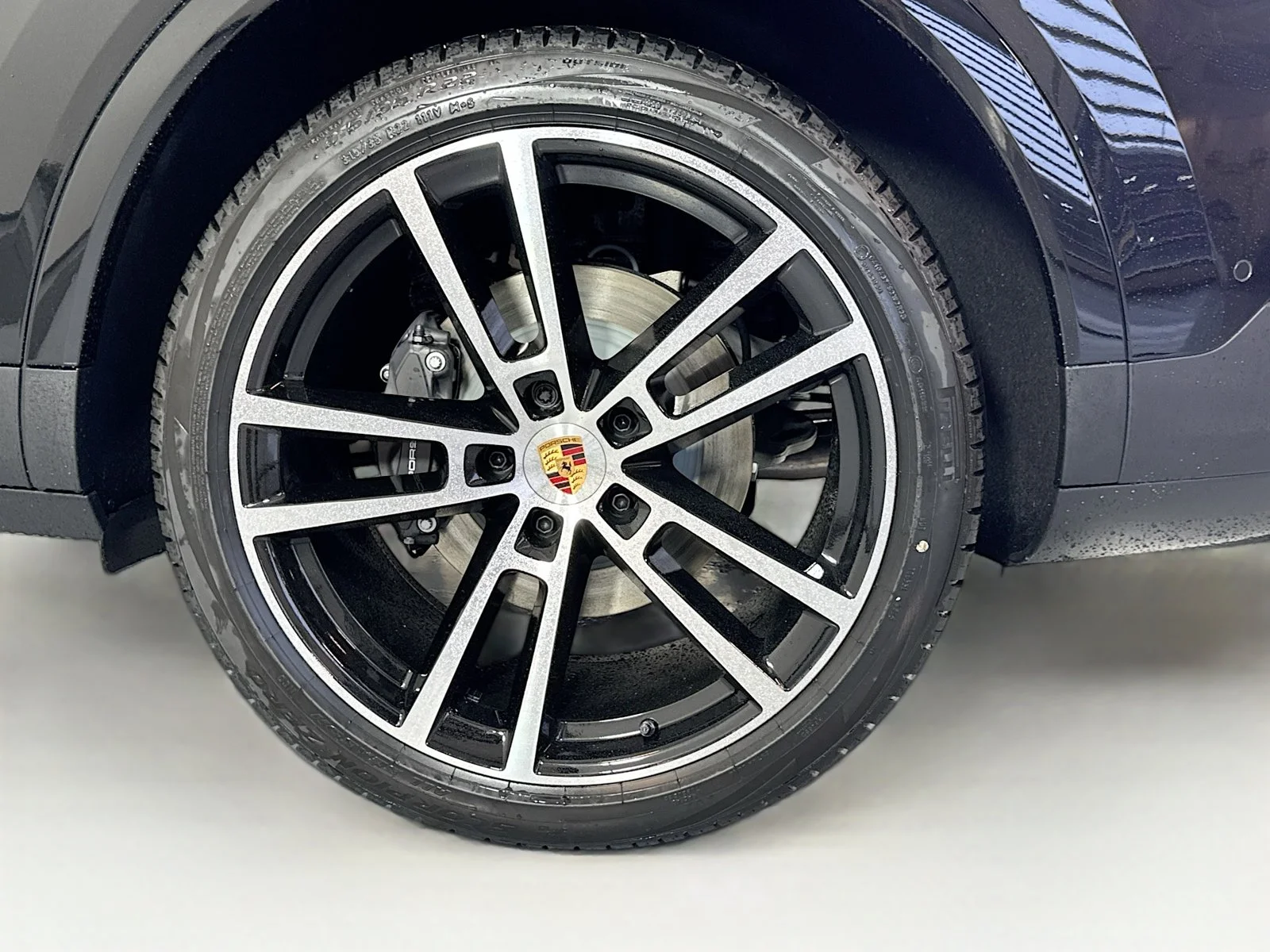New 2026 Chromite Black Metallic Porsche E-Hybrid image 25