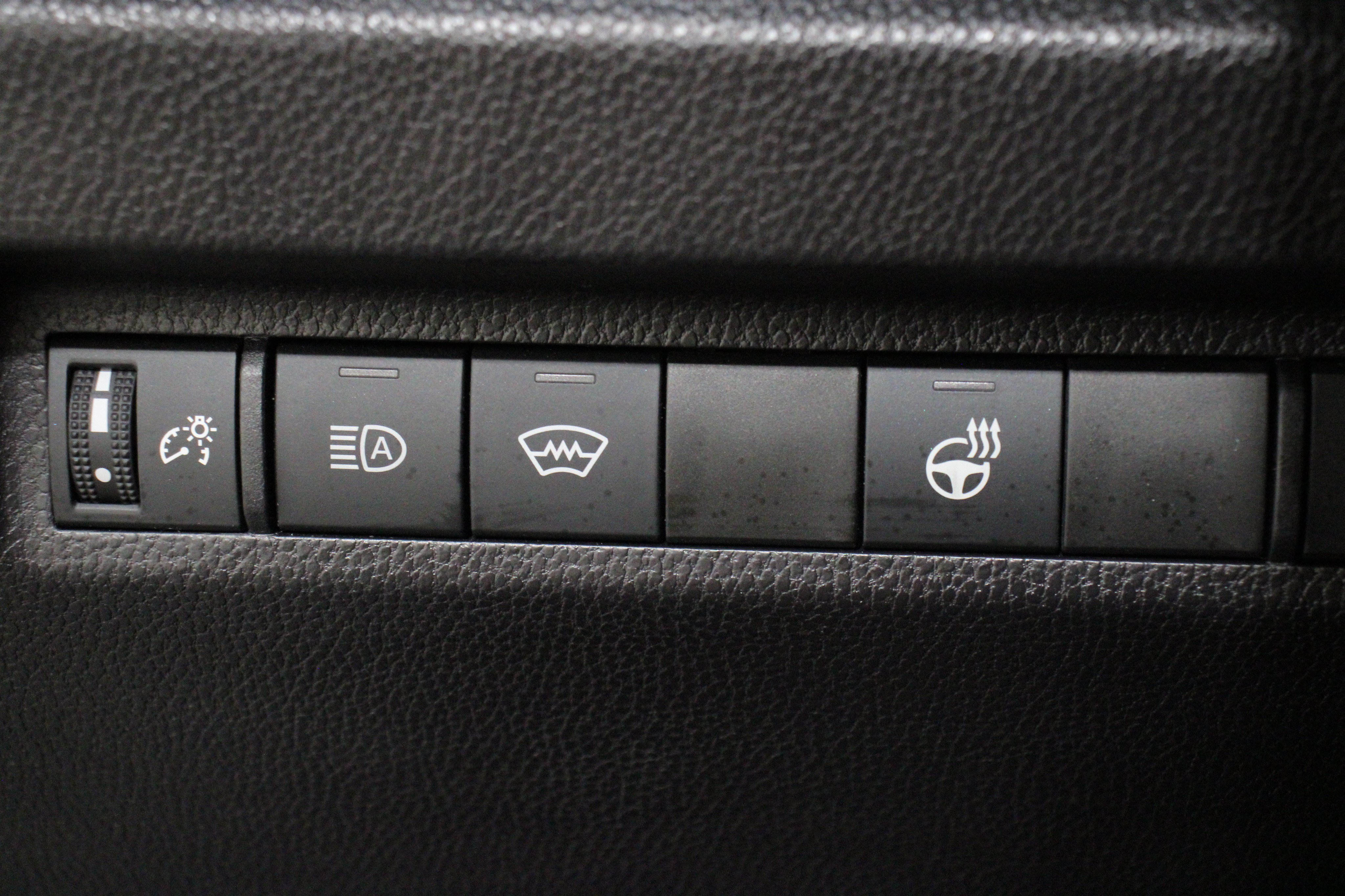 Used 2025 Magnetic Gray Metallic Toyota Hybrid XLE image 11