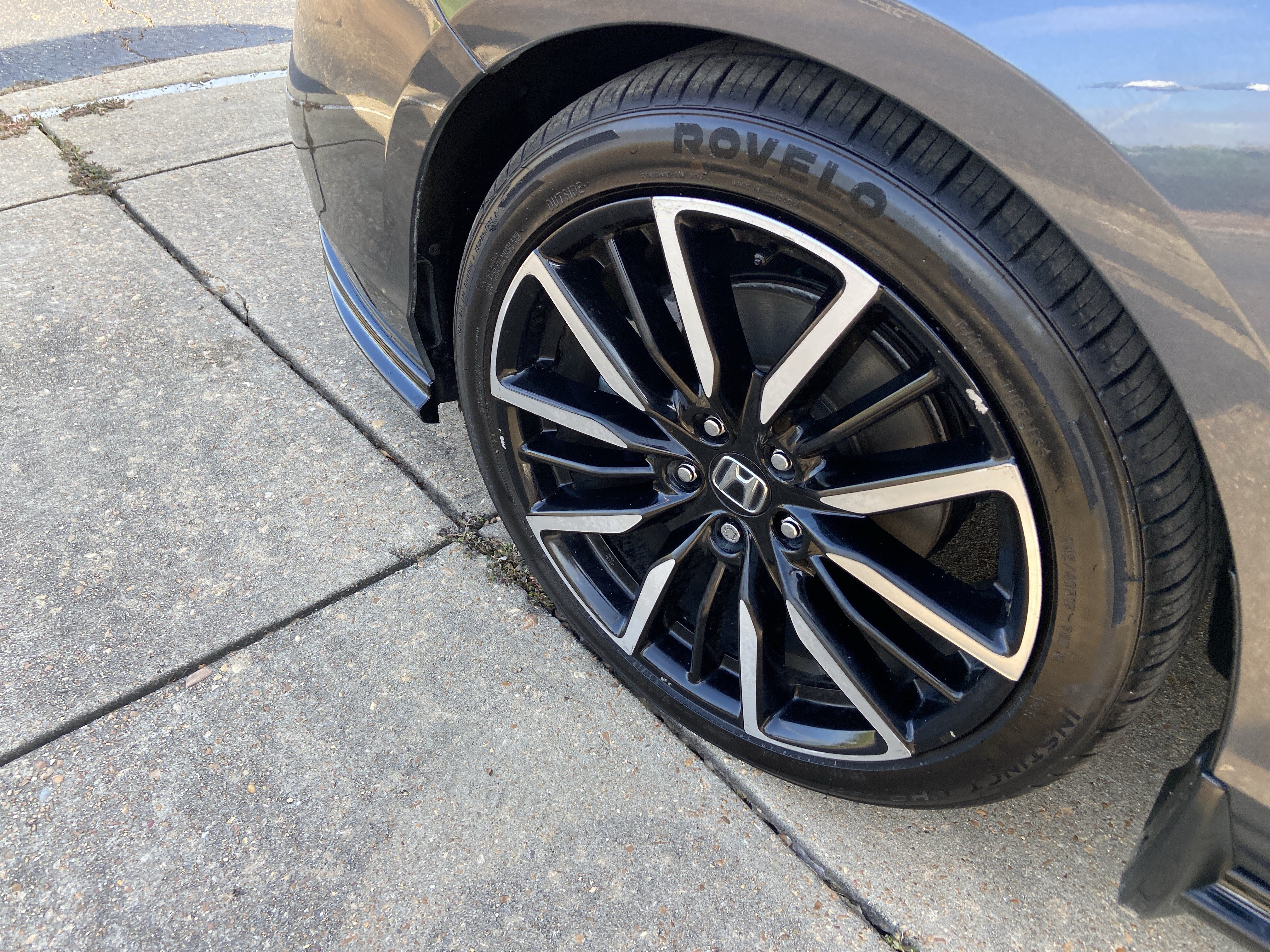 Used 2023 Meteorite Gray Metallic Honda Touring image 35