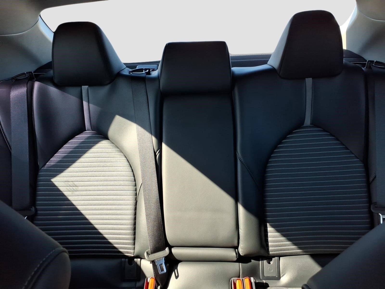 2023 Toyota Camry SE - Photo 13