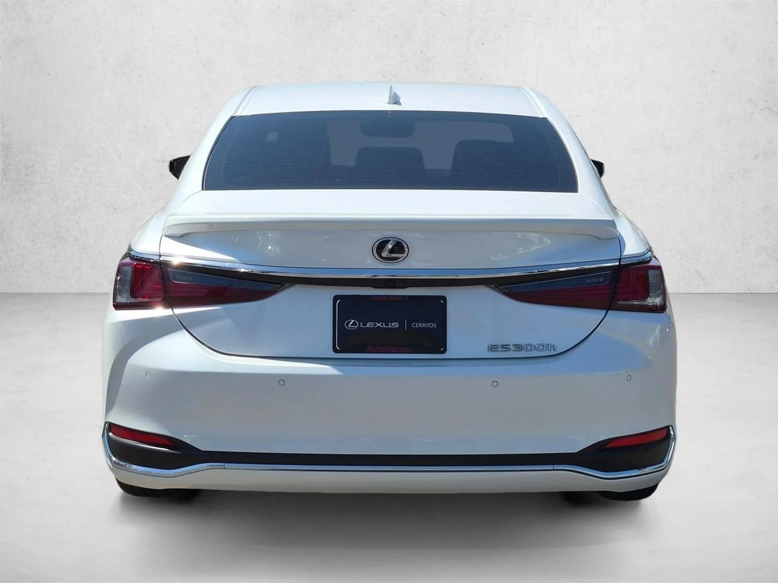 Used 2025 Eminent White Pearl Lexus ES 300h image 7