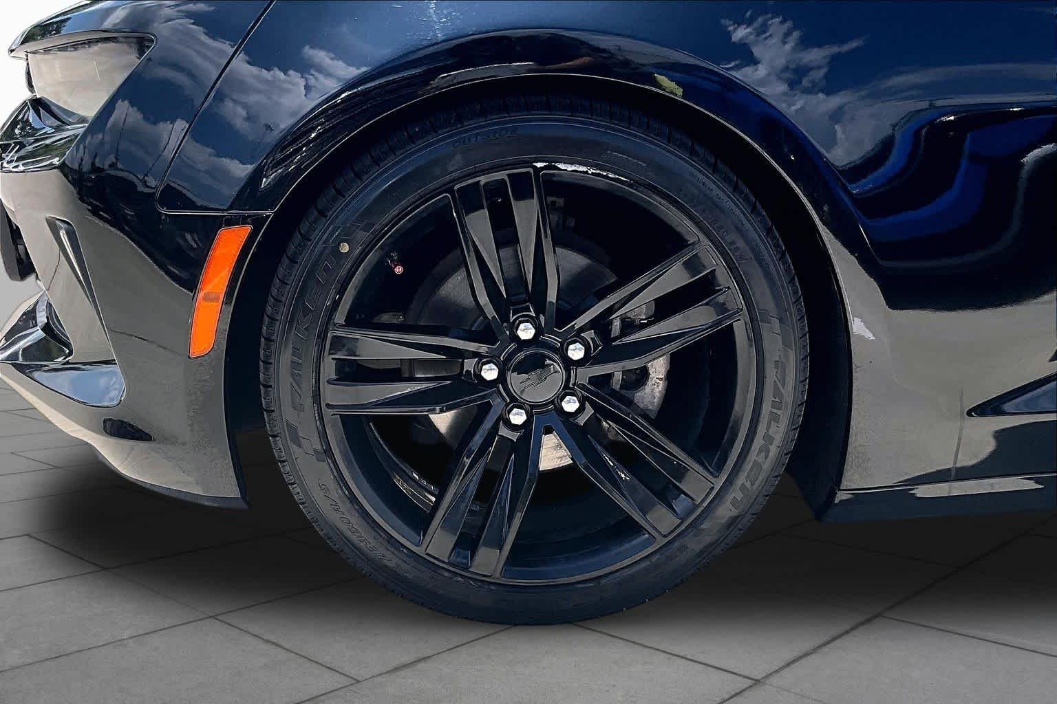 Used 2016 Black Chevrolet 2LT image 10