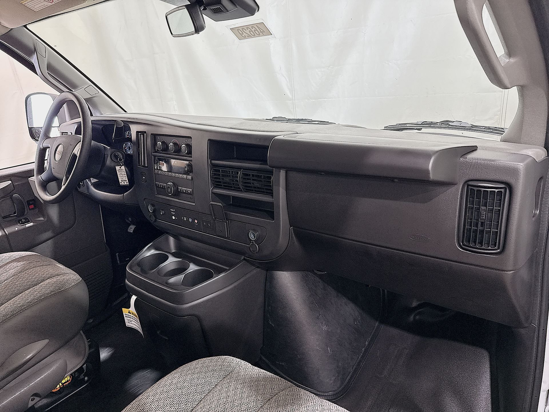 2025 GMC Savana Cargo Work Van - Photo 24