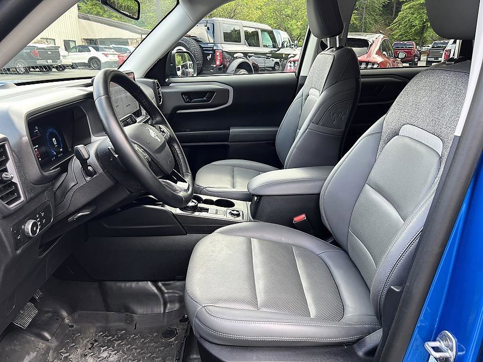 Used 2025 Blue Metallic Ford Badlands image 11