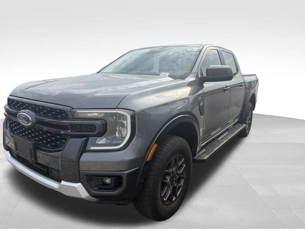 Used 2024 Gray Ford XLT image 3