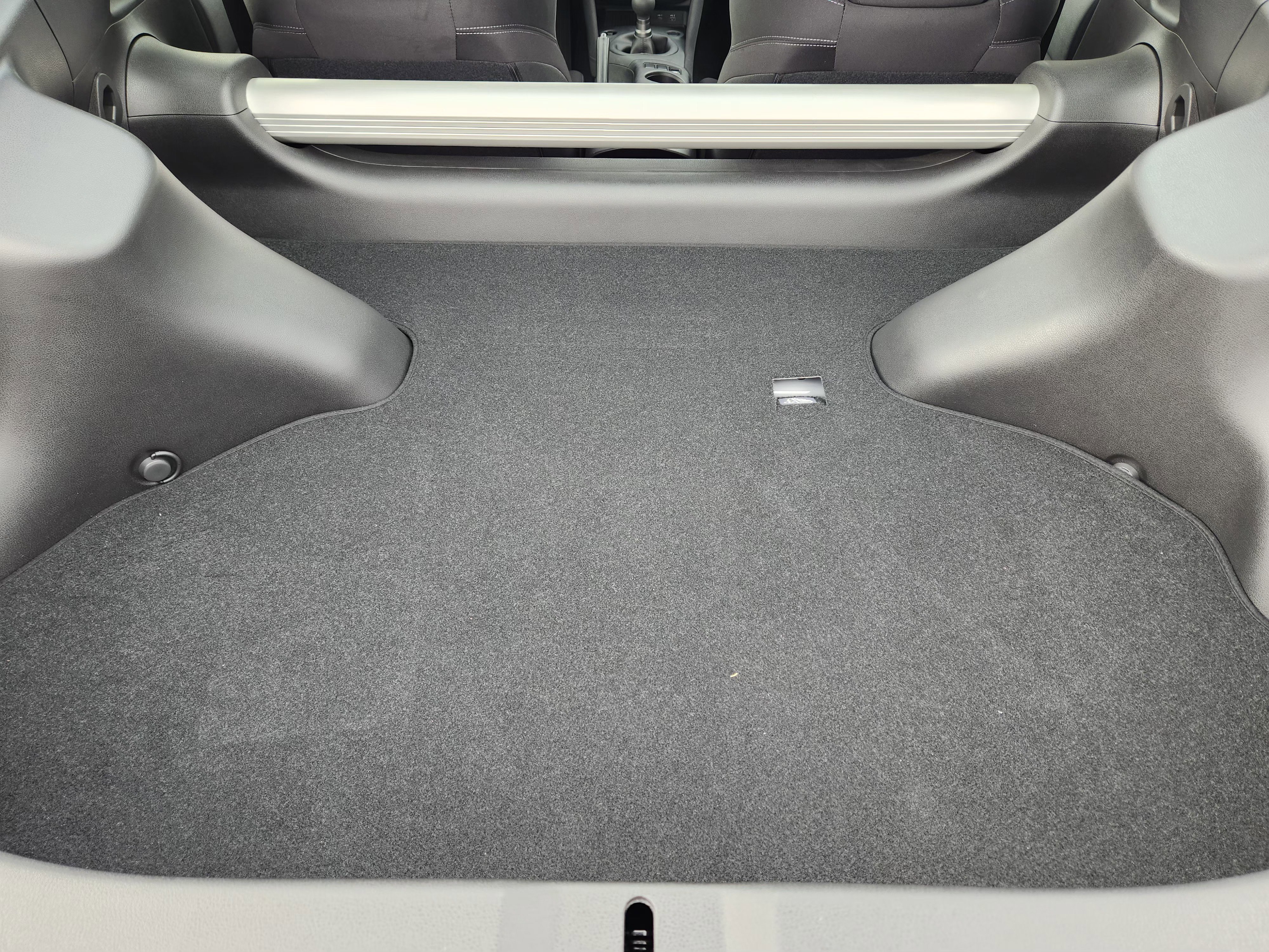 New 2026 Boulder Gray Pearl / Super Black Two-tone Nissan Sport image 26
