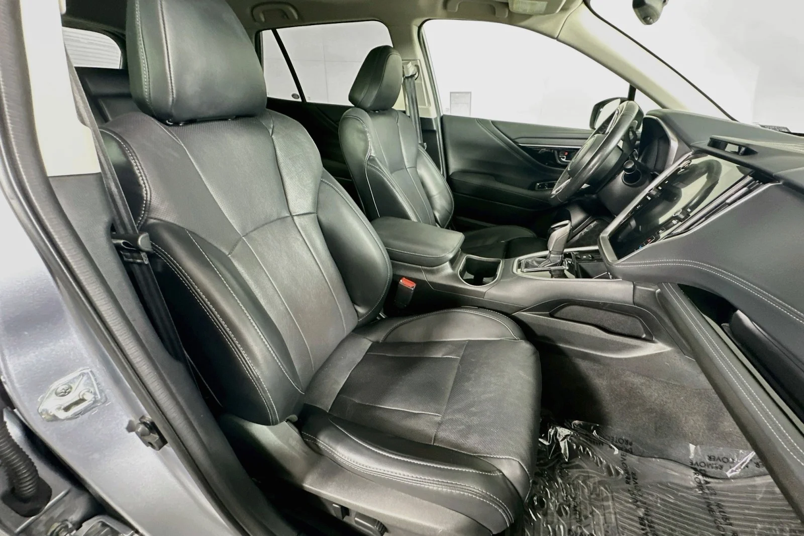 Used 2024 Ice Silver Metallic Subaru Limited image 8
