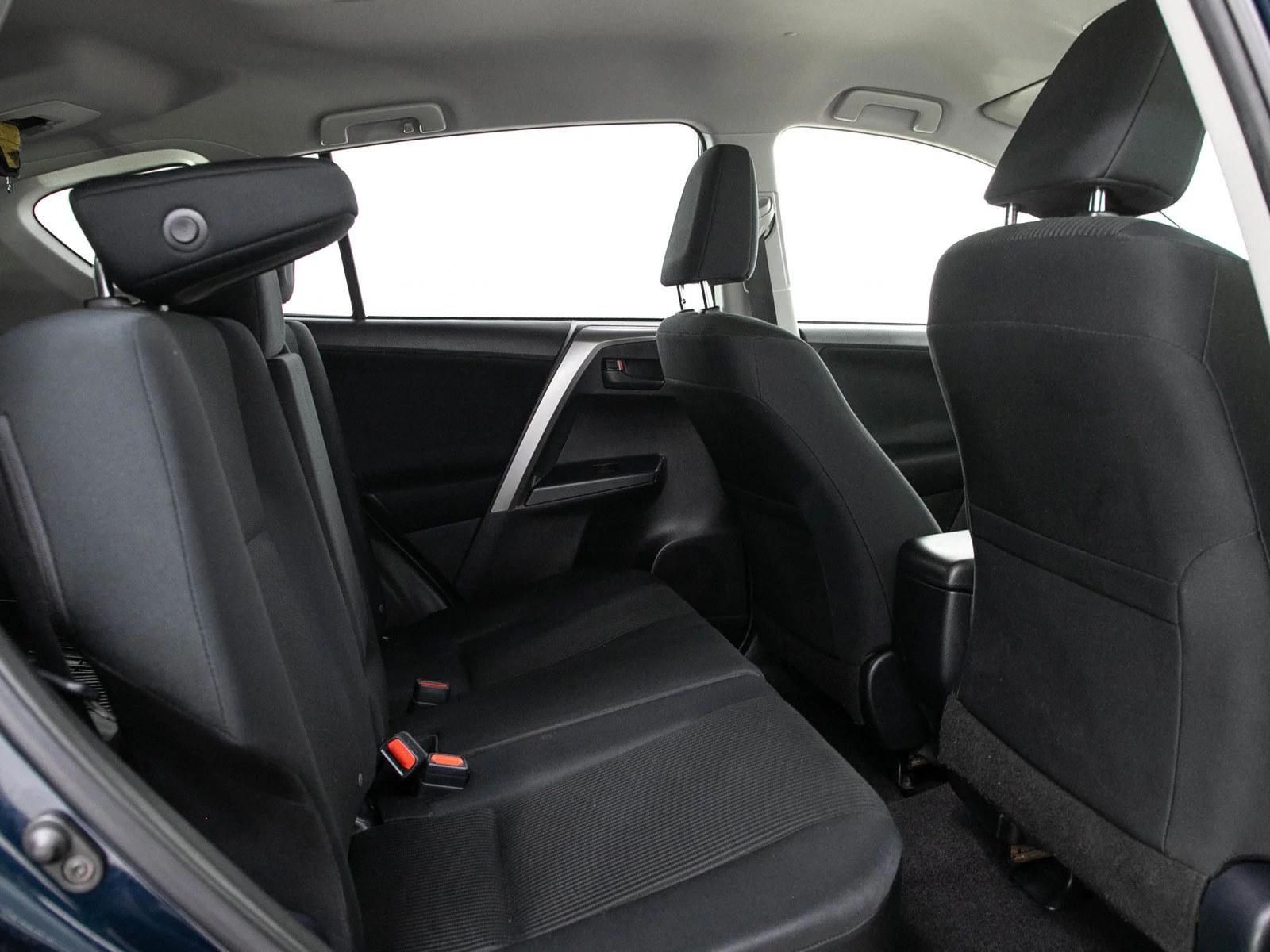 Used 2017  Toyota 4D WAGON LE 4WD image 13