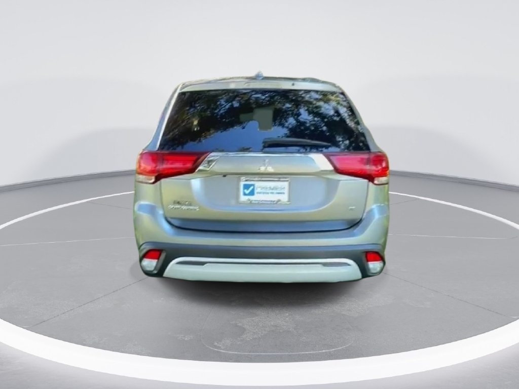 Used 2020  Mitsubishi SE image 7
