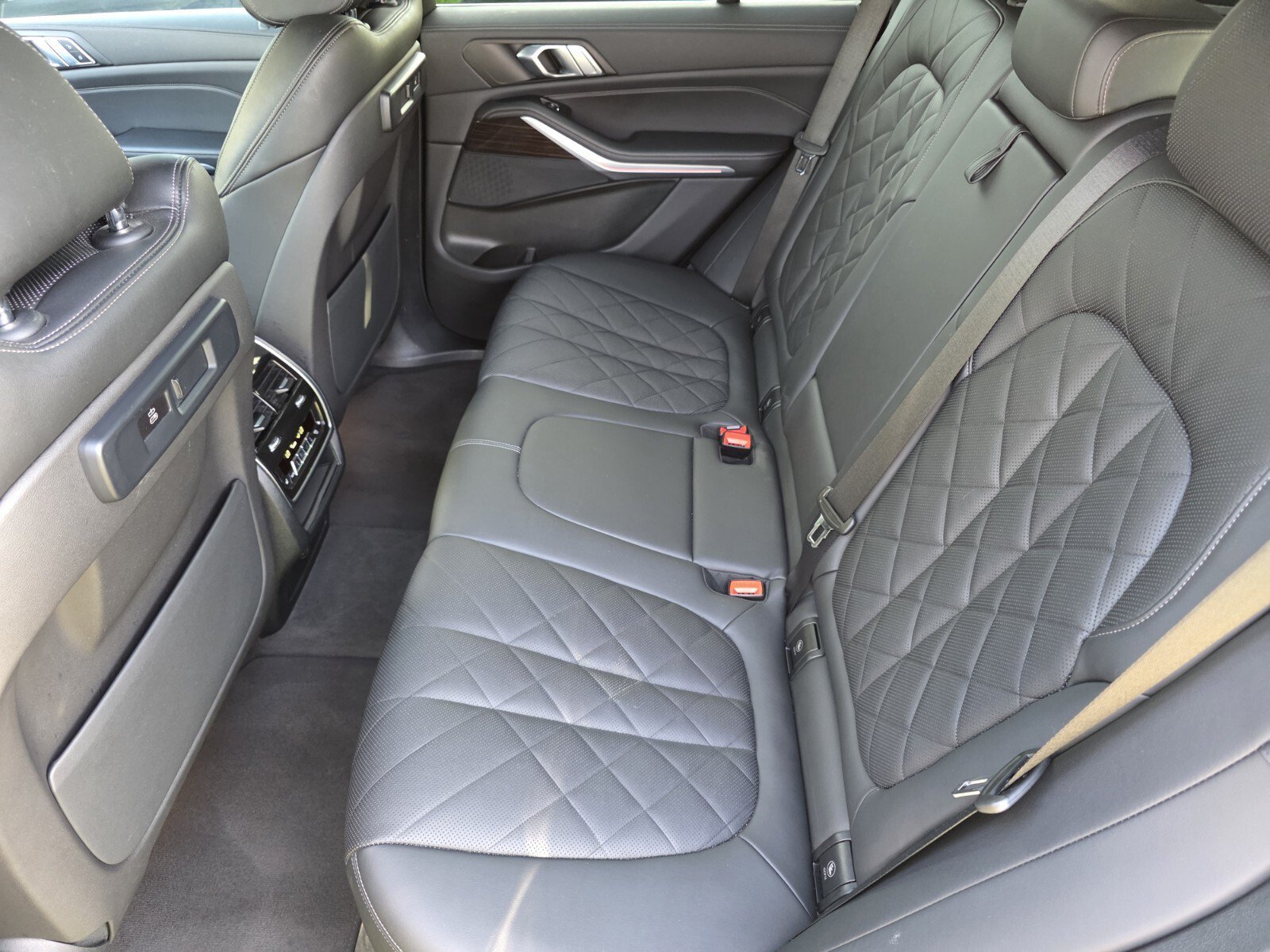 Used 2023 Jet Black BMW xDrive40i image 15