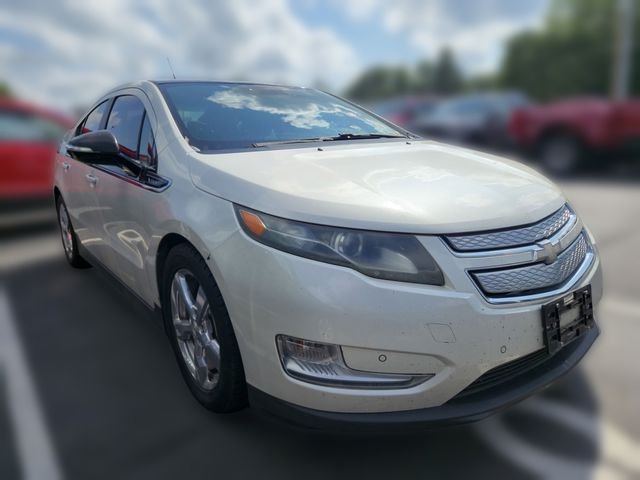 Used 2012 White Diamond Pearl Chevrolet Base image 1