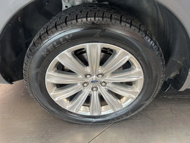 Used 2020 White Ford Limited image 10