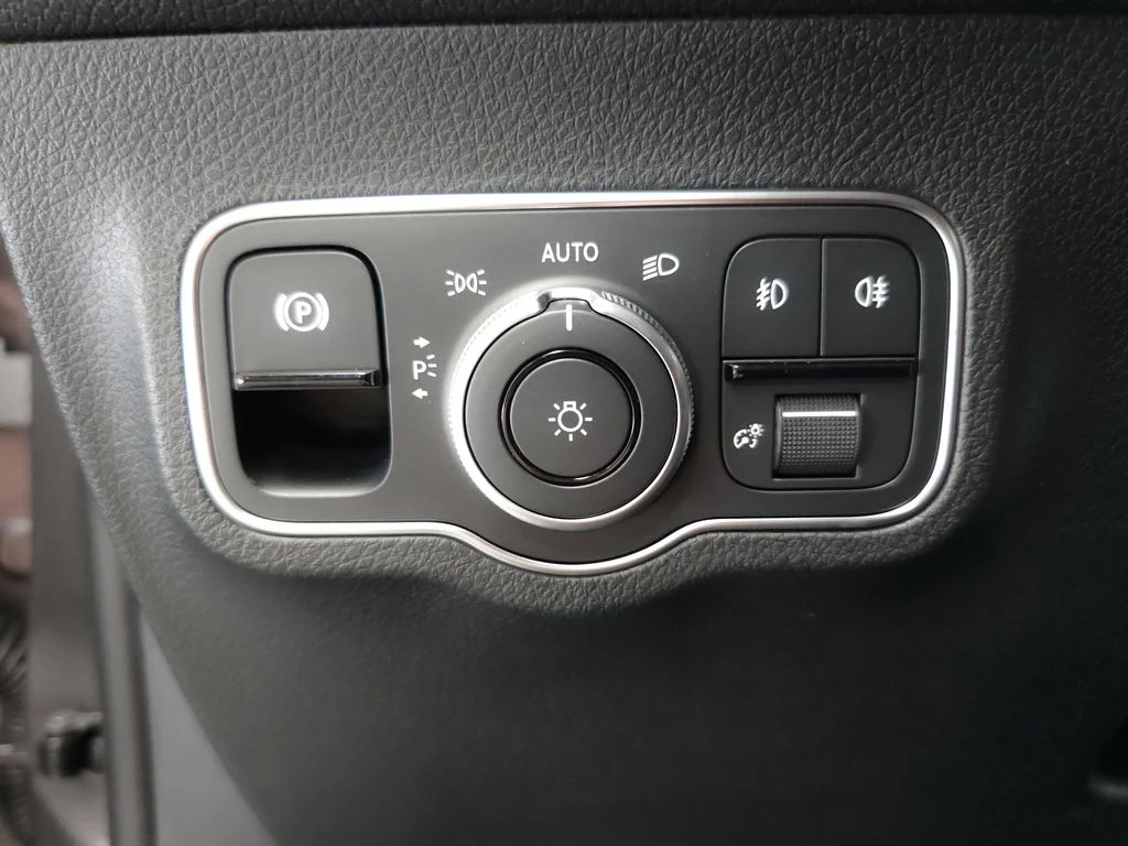 Certified Used 2026  Mercedes-Benz GLB 250 image 9