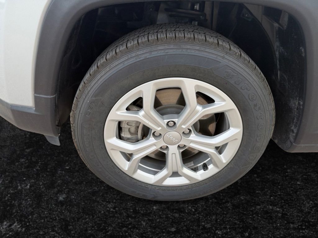 Used 2024 Silver Jeep Sport image 27