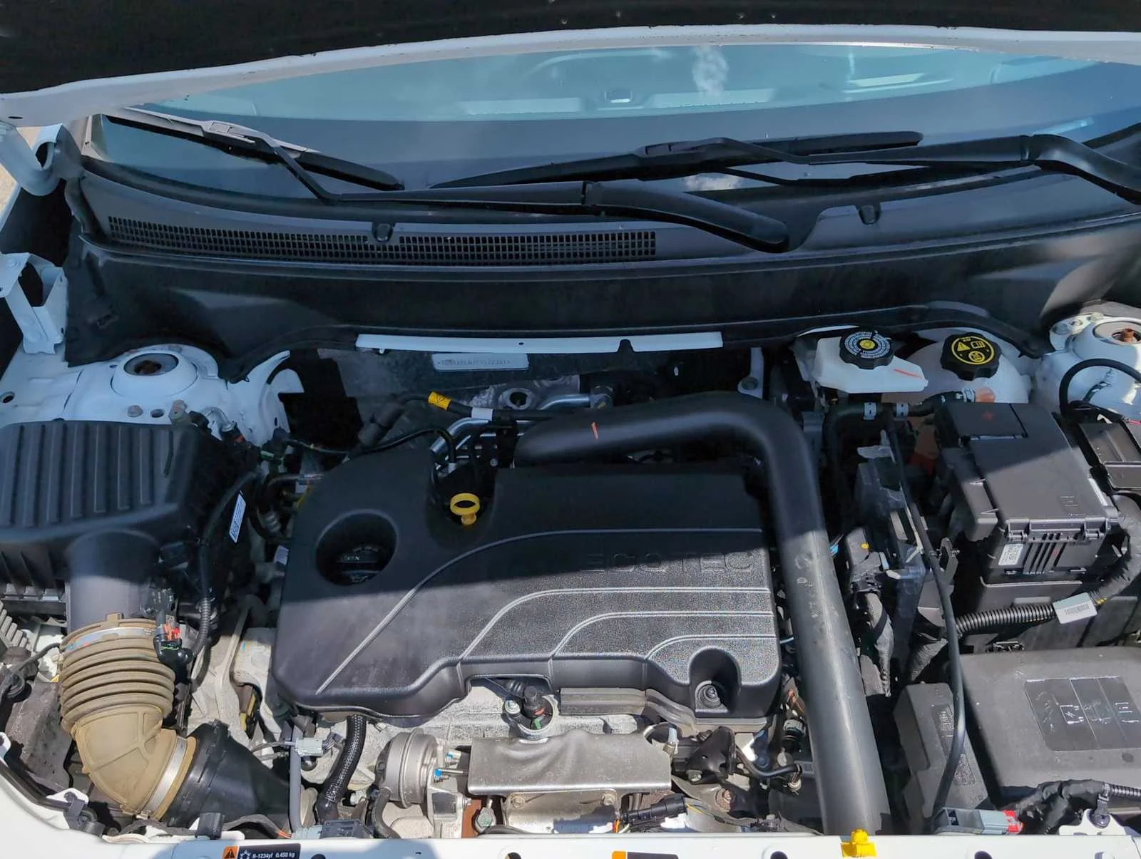 Used 2024 Summit White Chevrolet LT image 28