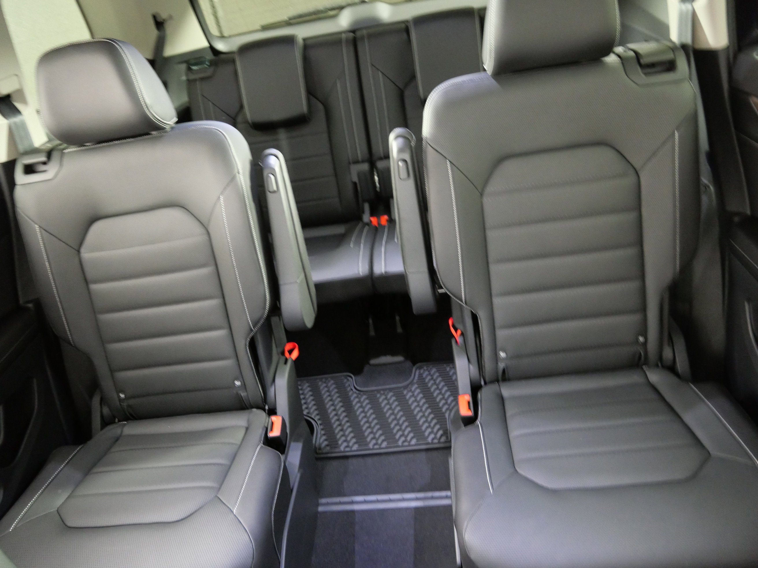 Used 2026  Volkswagen 2.0T SEL image 13