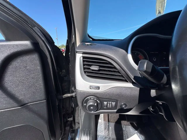 Used 2018 Black Jeep Trailhawk image 16