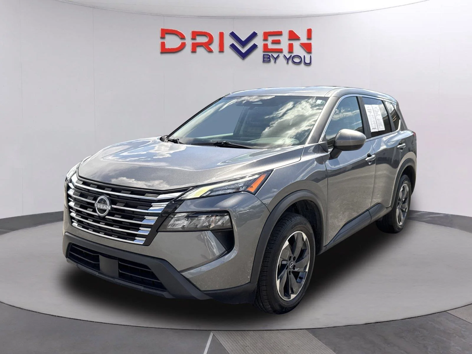 Used 2025 Gun Metallic Nissan SV image 8