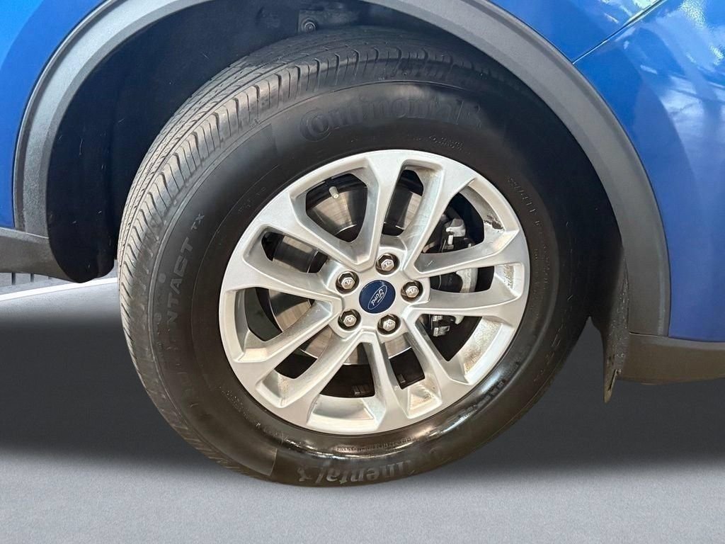Used 2022 Blue Ford SE image 19