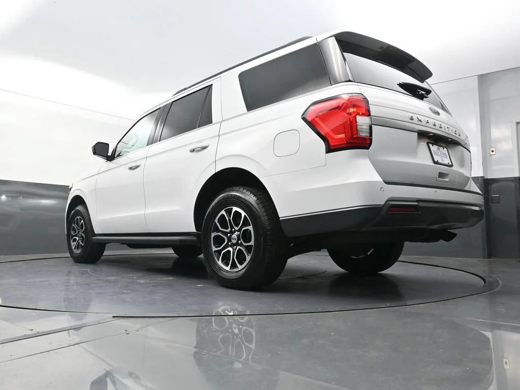 Used 2022 White Ford XL image 27