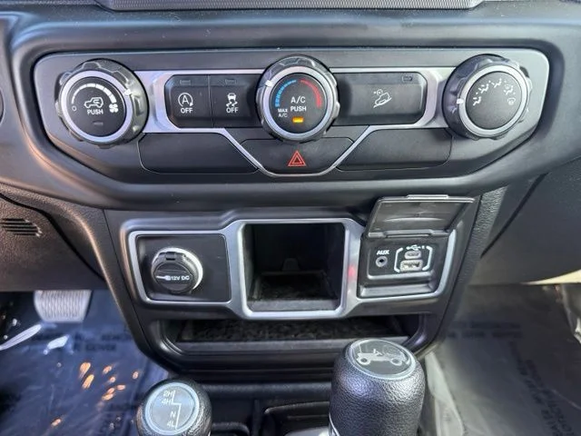 Certified Used 2018 Silver Jeep Unlimited Sport image 13