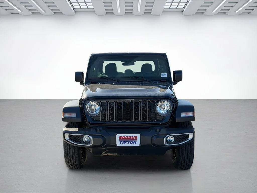New 2026 Granite Crystal Metallic Clearcoat Jeep Texas Trail image 8