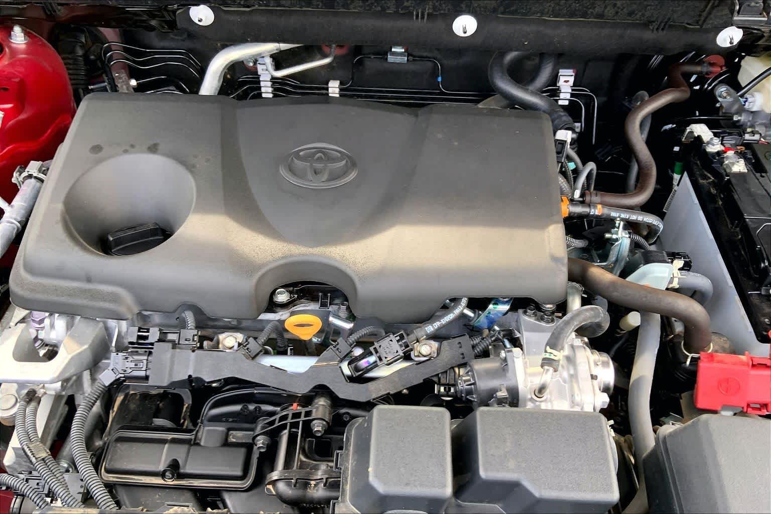 Used 2025 Ruby Flare Pearl Toyota XLE Premium image 32