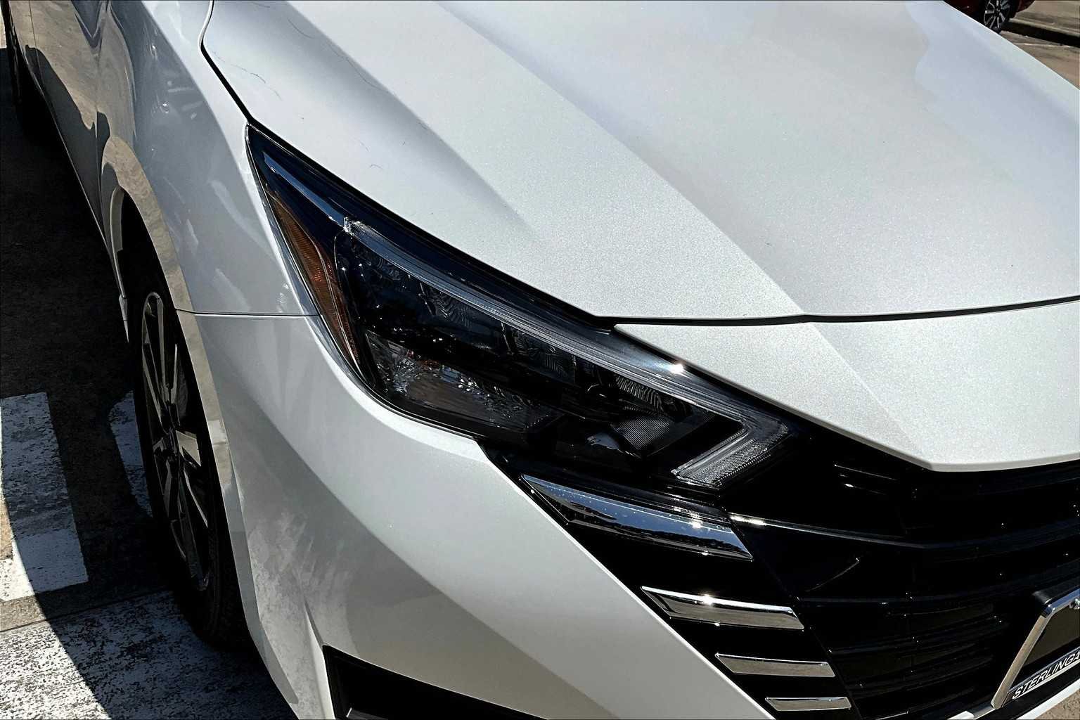 Used 2025 Aspen White Tricoat Nissan SV image 19