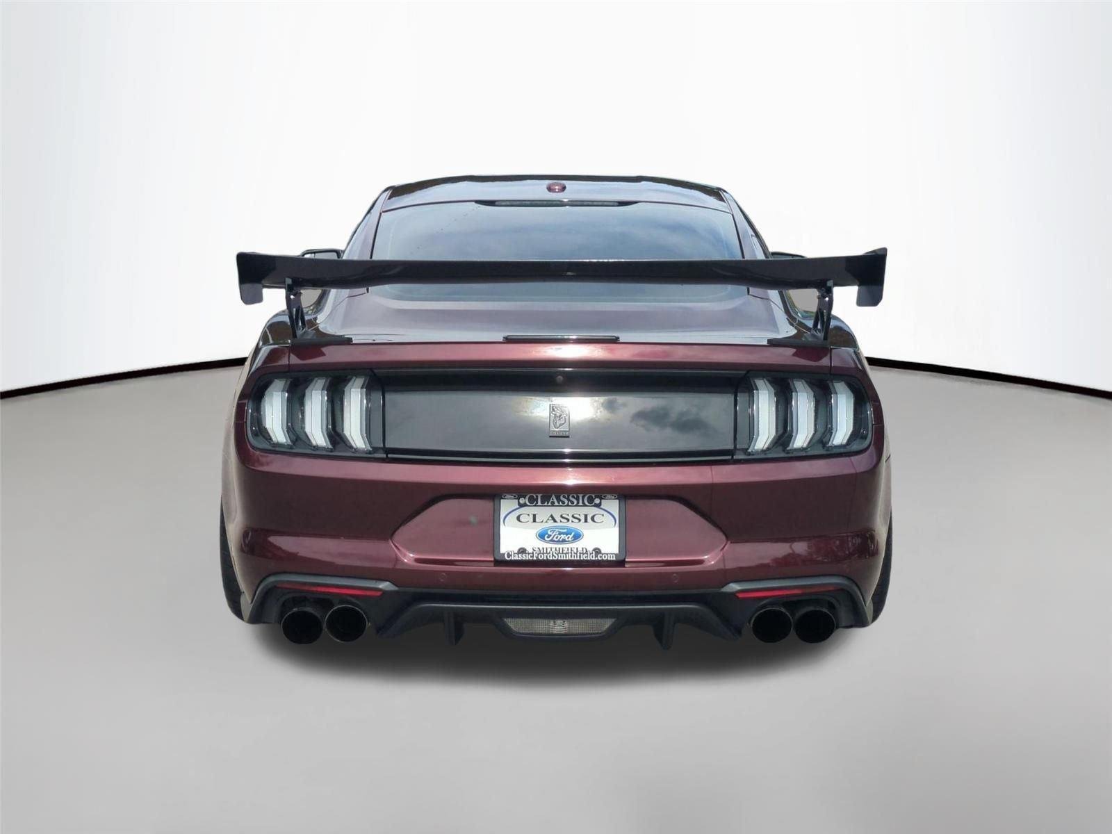 Used 2018 Royal Crimson Metallic Tinted Clearcoat FORD GT image 4